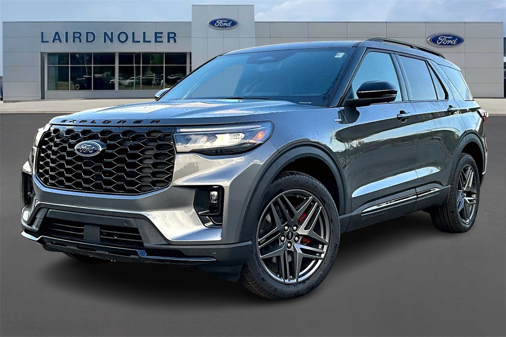 2025 Ford Explorer ST-LINE's photo