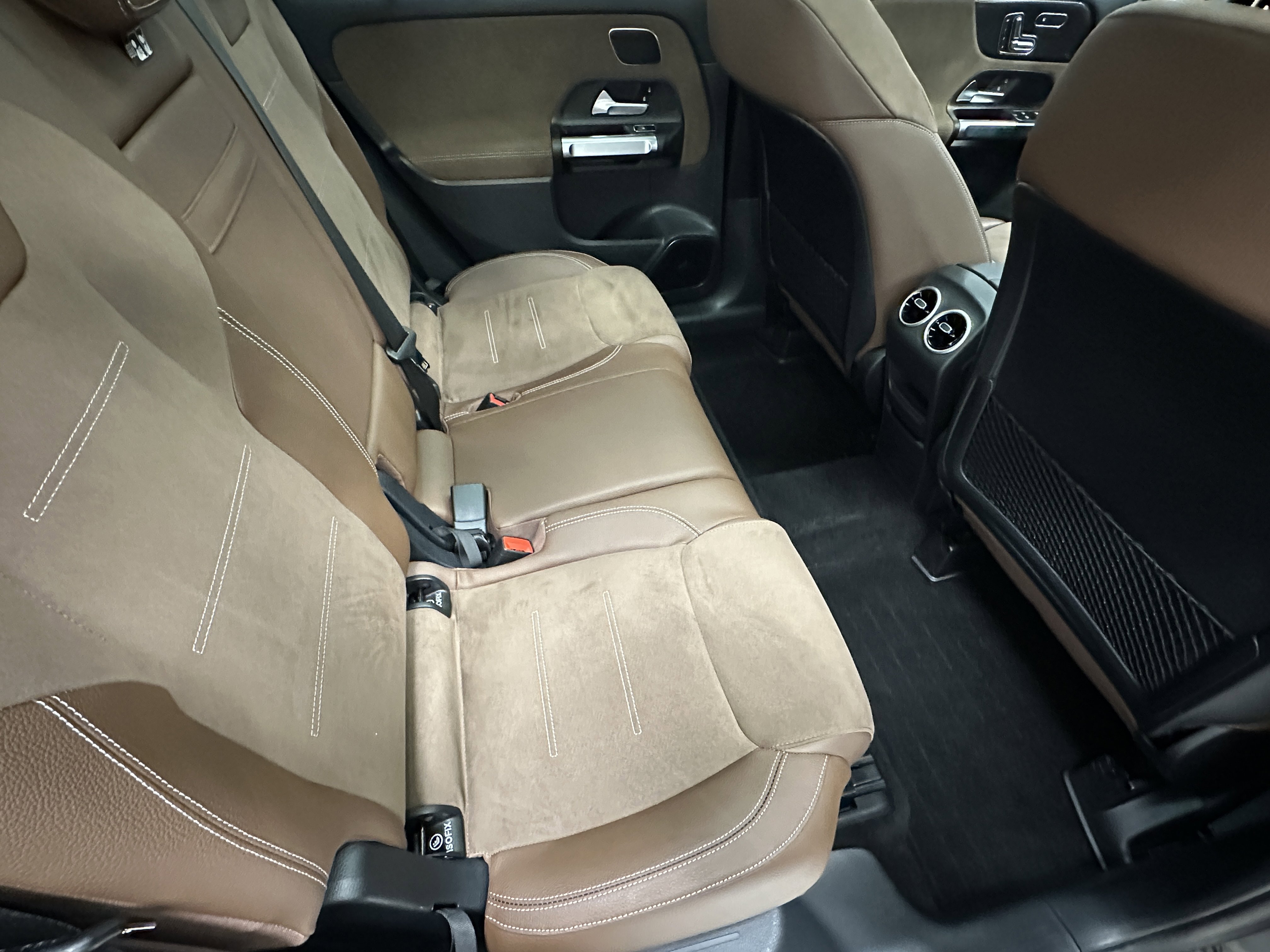 2024 Mercedes Benz GLB 250 photo 9