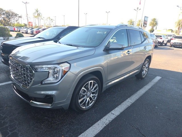 2023 GMC Terrain Denali's photo