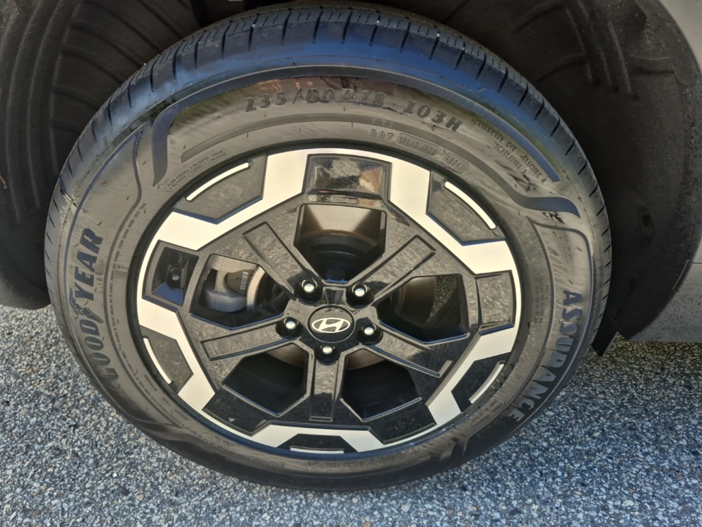 2025 Hyundai Santa Fe SEL photo 4