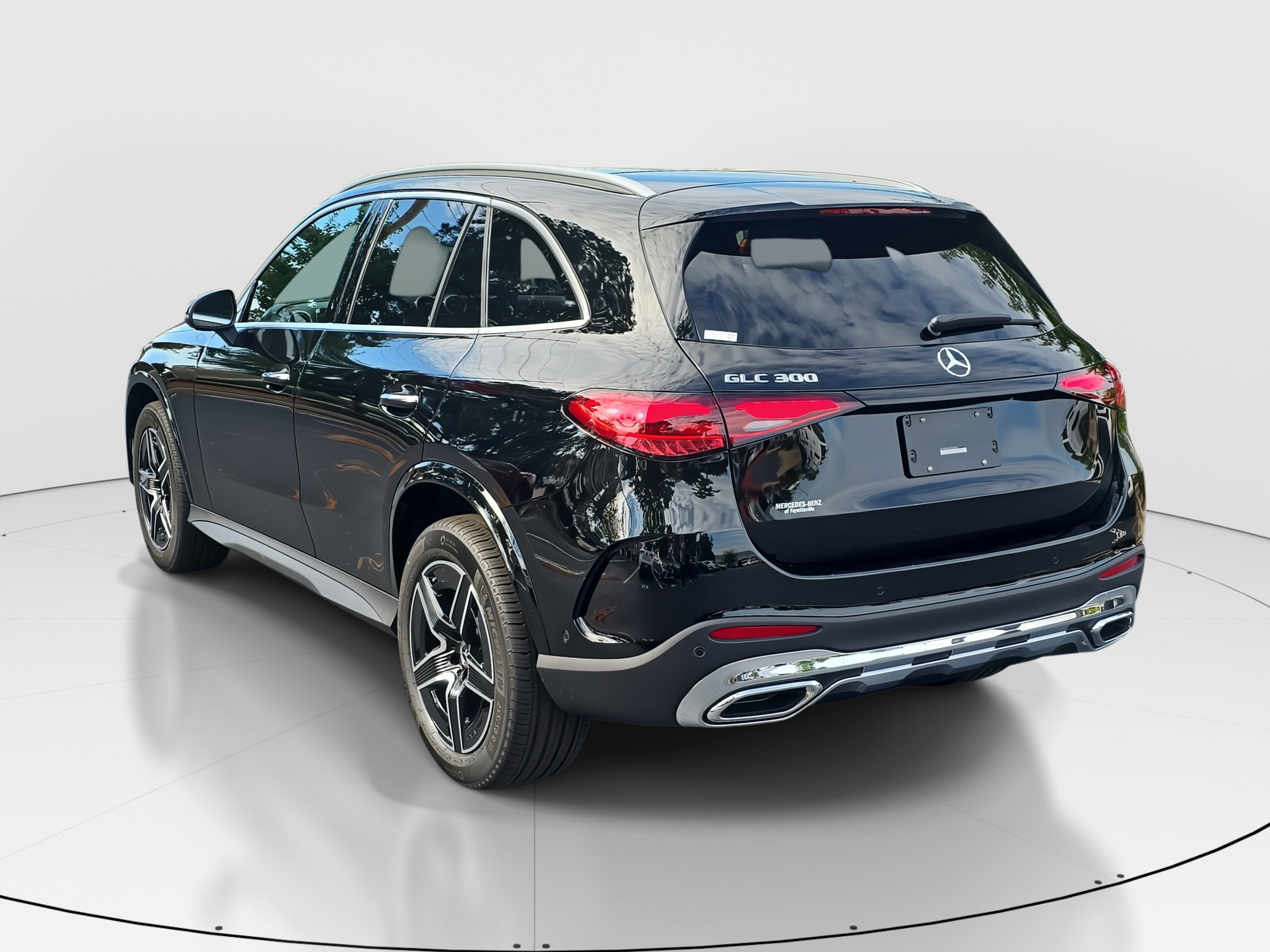 2026 Mercedes Benz GLC 300 photo 4