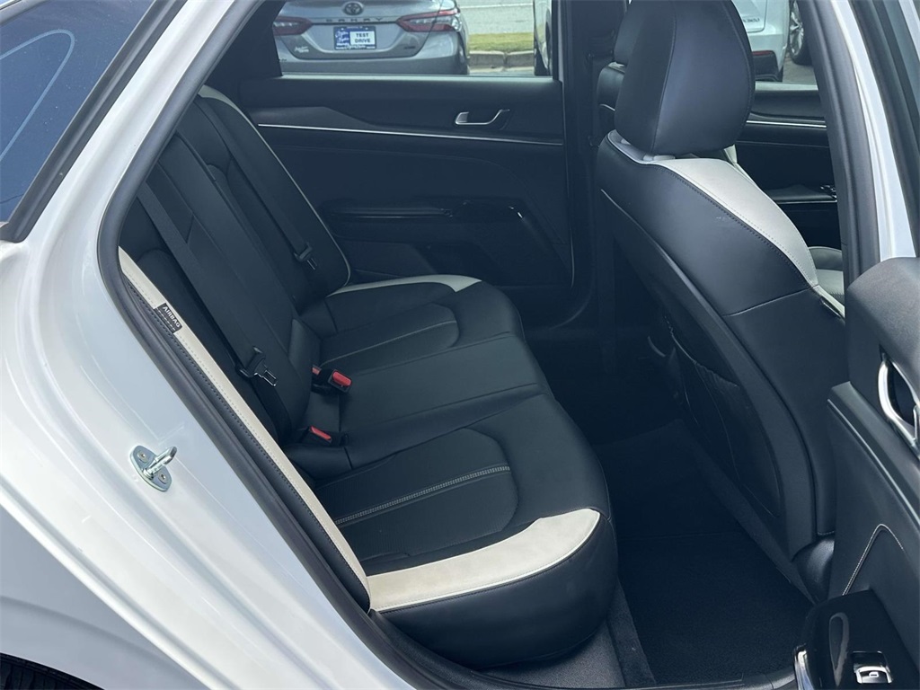 2025 Kia K5 GT-Line photo 7