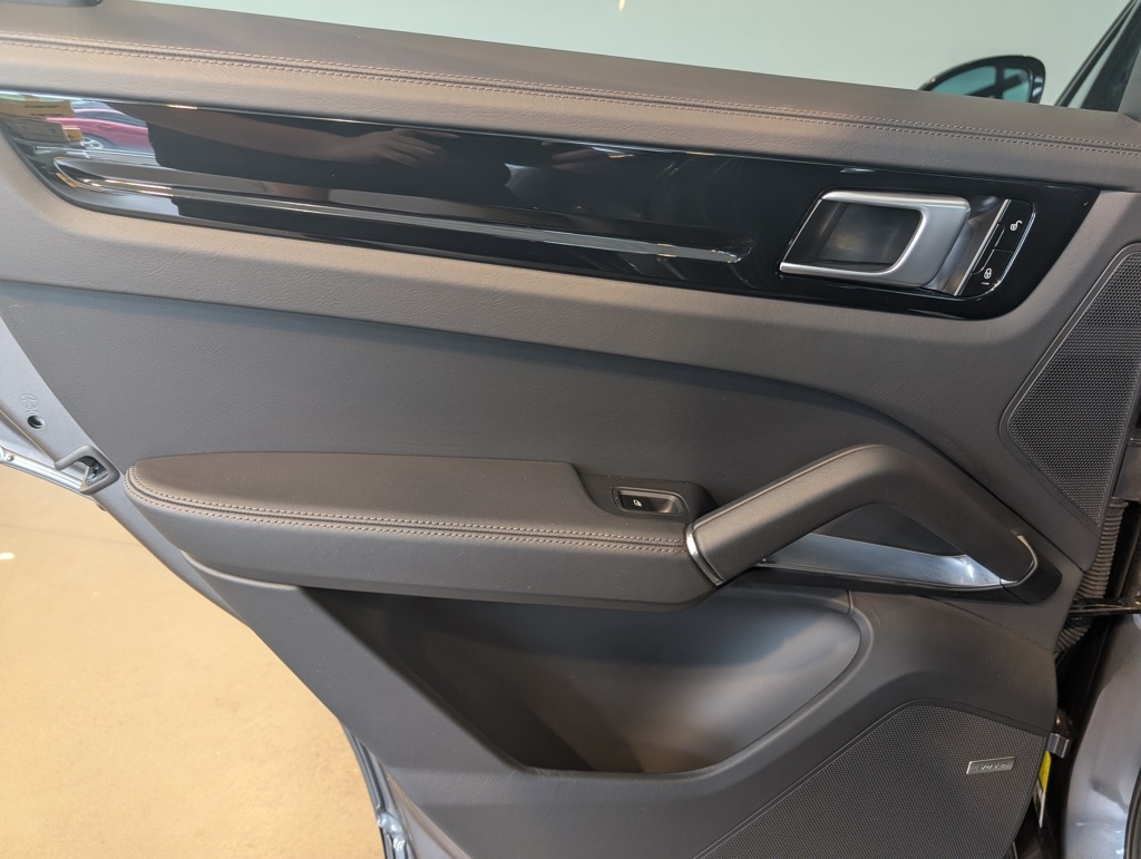2019 Porsche Cayenne Turbo photo 24