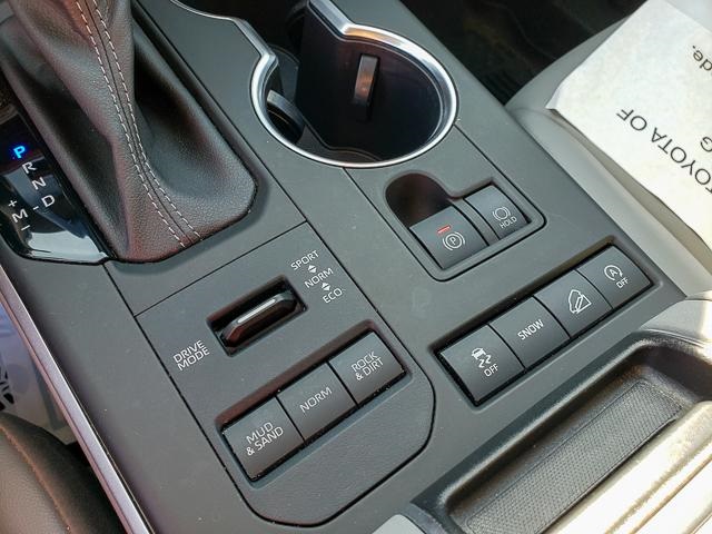 2022 Toyota Highlander XLE photo 14