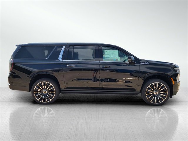 2025 Chevrolet Suburban High Country photo 3