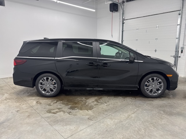 2026 Honda Odyssey Touring photo 4