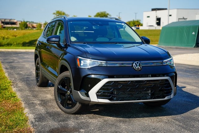 2025 Volkswagen Taos SEL photo 2