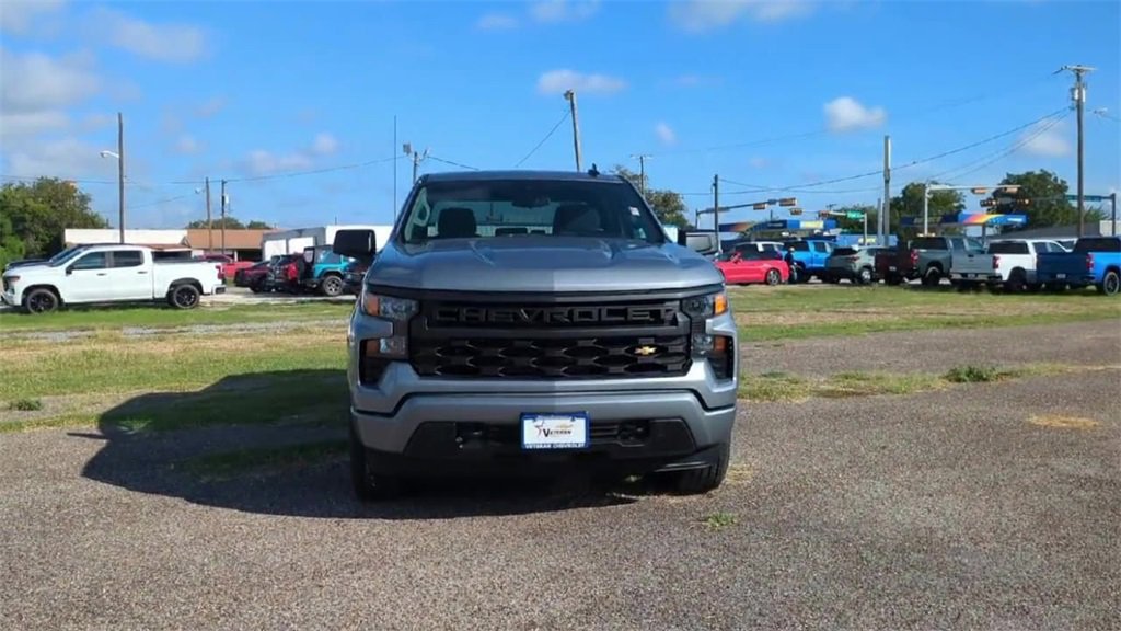 2026 Chevrolet Silverado 1500 Custom photo 3