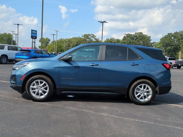 2024 Chevrolet Equinox LS photo 3