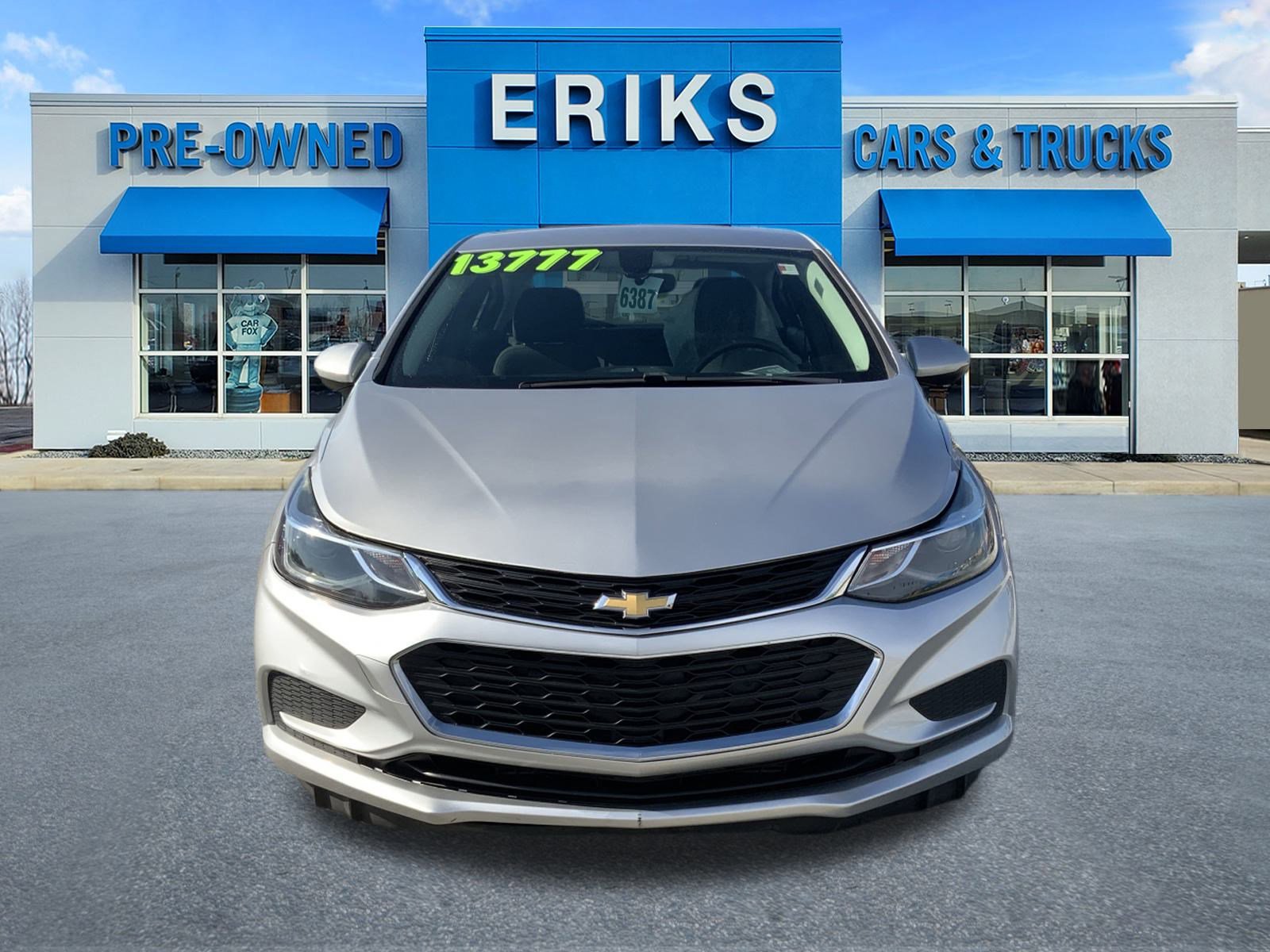 Used 2018 Chevrolet Cruze LT with VIN 1G1BE5SM1J7104618 for sale in Kokomo, IN