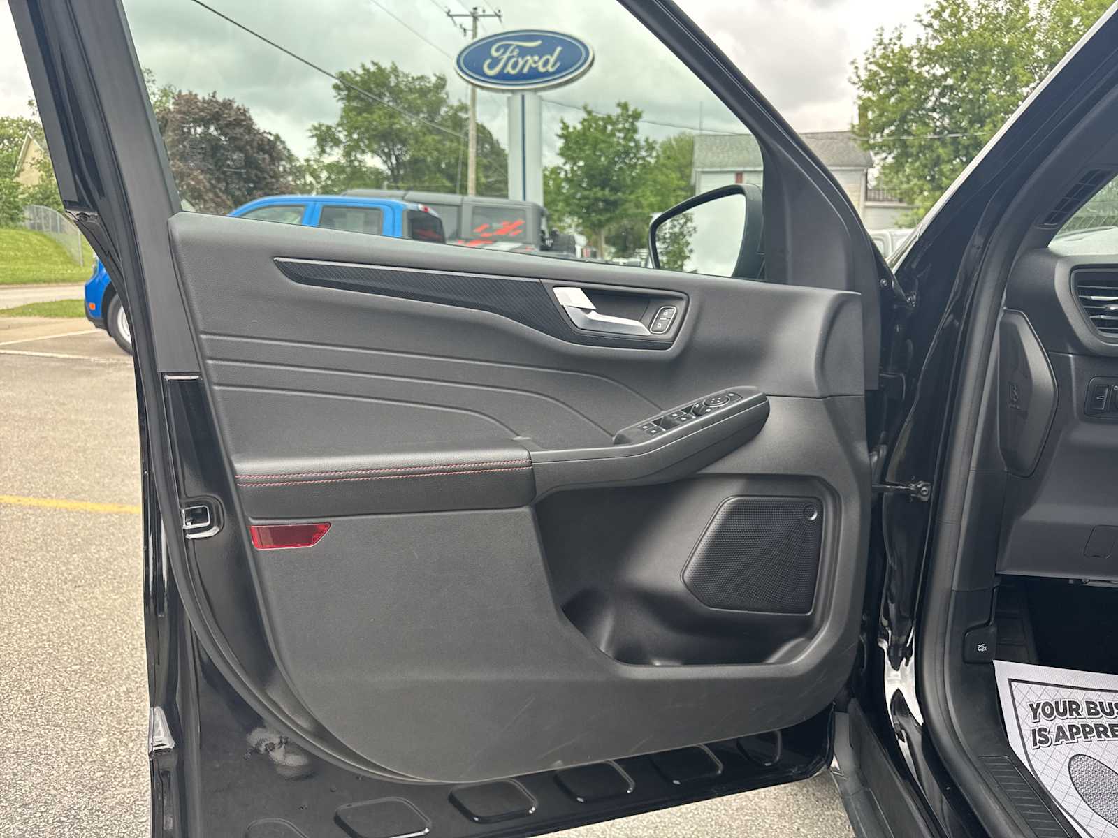 2024 Ford Escape ST-Line photo 15