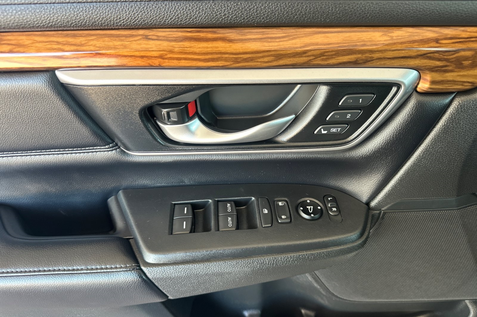 2018 Honda CR-V Touring photo 8