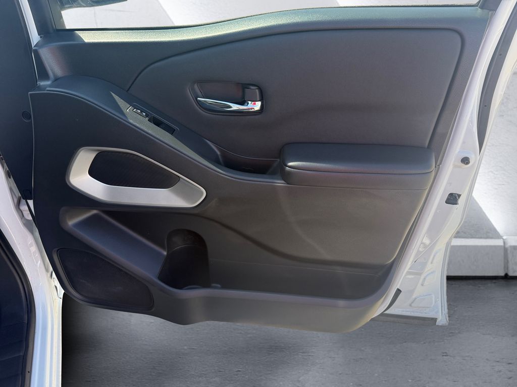2024 Nissan Frontier SV photo 13