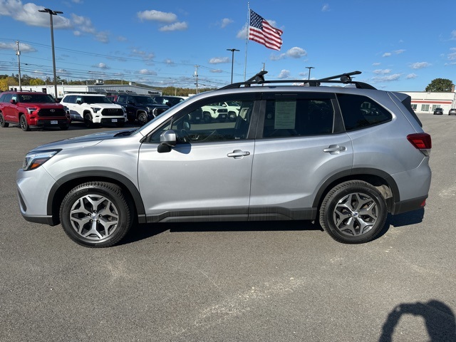 2021 Subaru Forester Premium photo 4