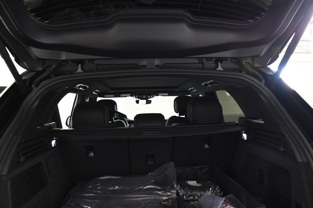 2025 Land Rover Range Rover Sport SE photo 23