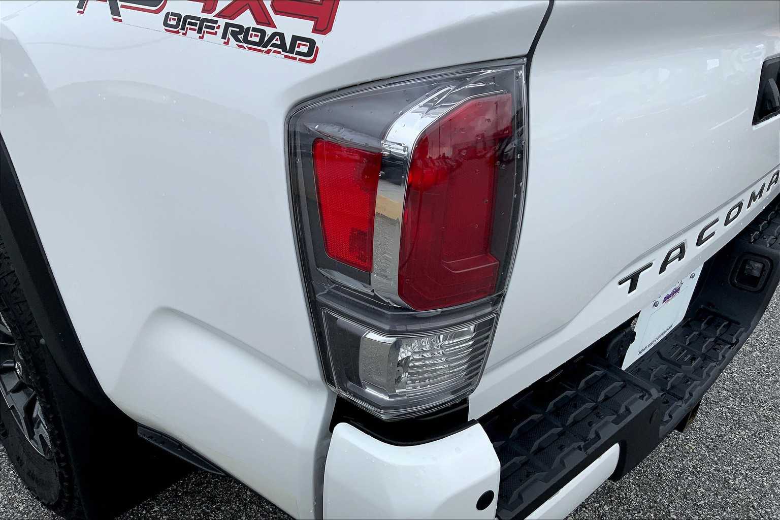 2023 Toyota Tacoma TRD photo 26