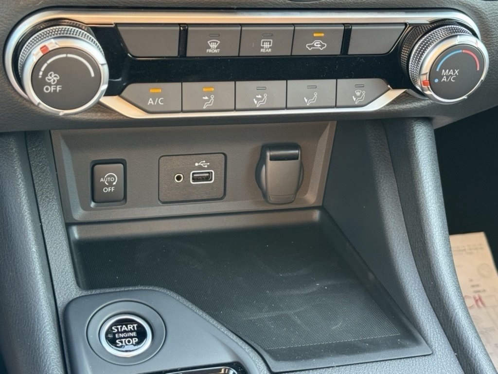2025 Nissan Sentra S photo 11