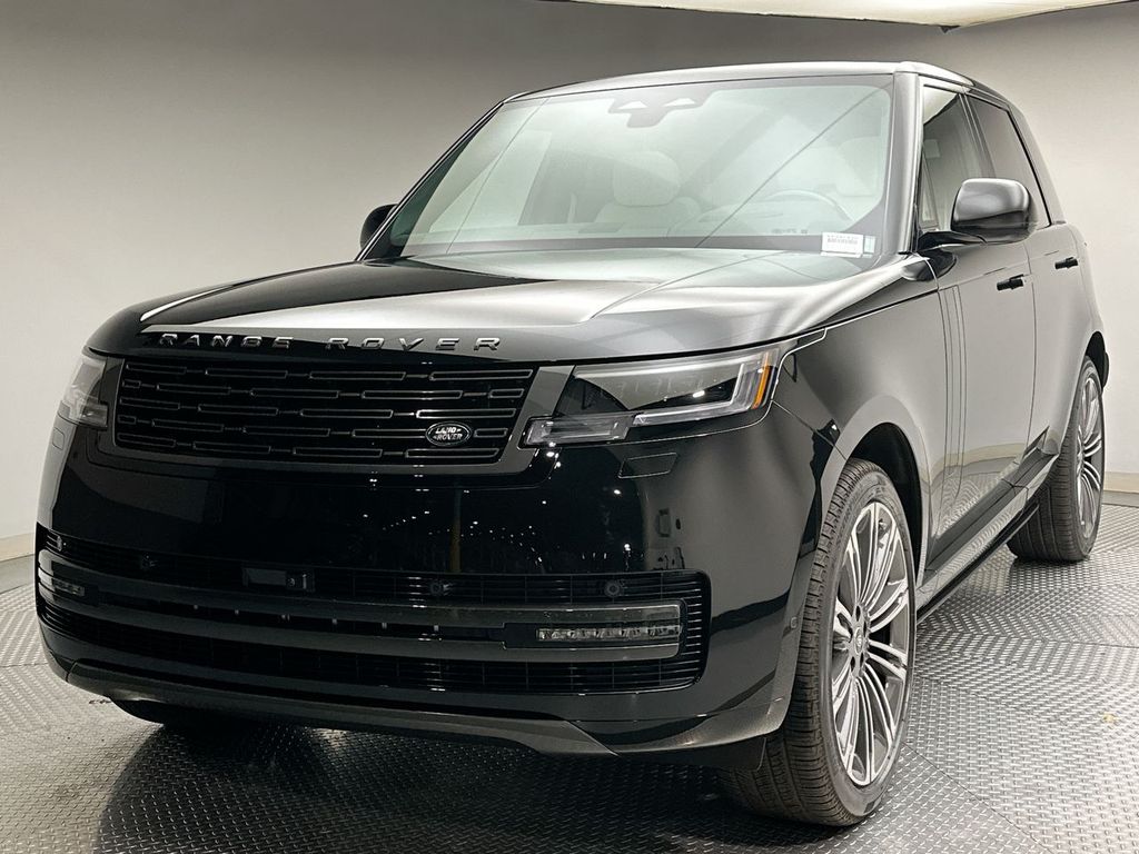 2025 Land Rover Range Rover SE's photo