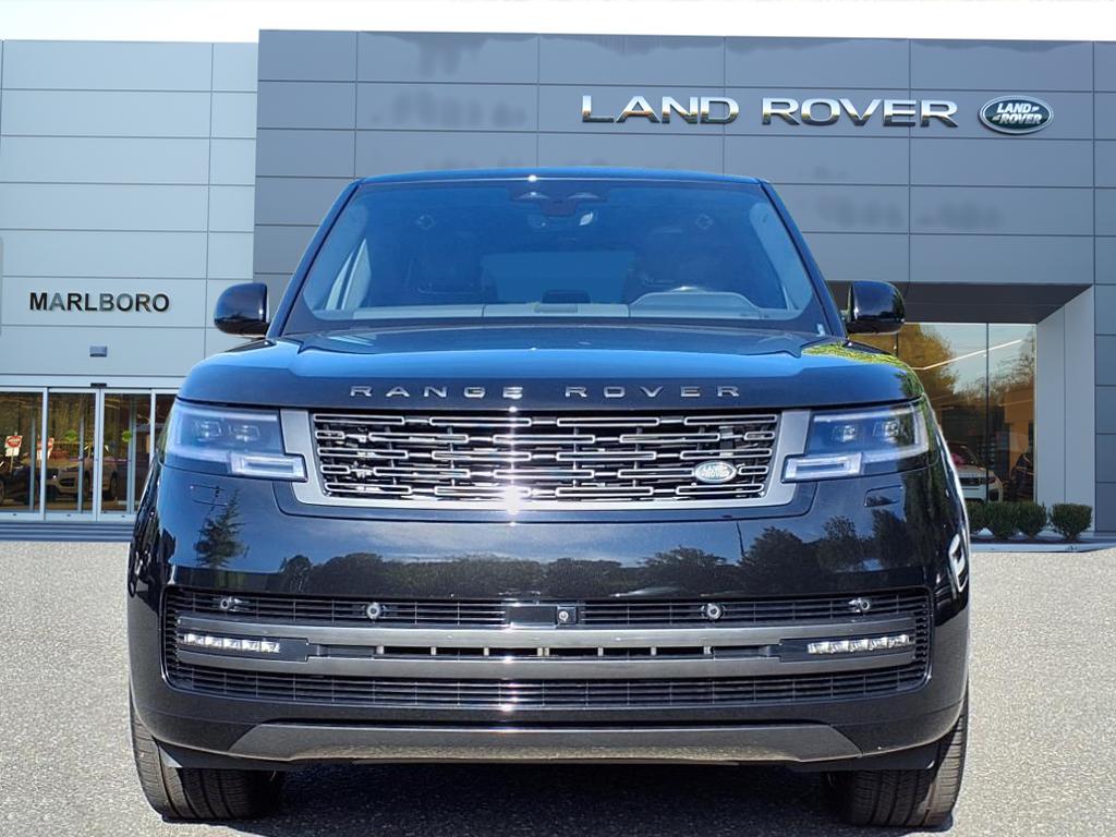 2025 Land Rover Range Rover SE photo 8