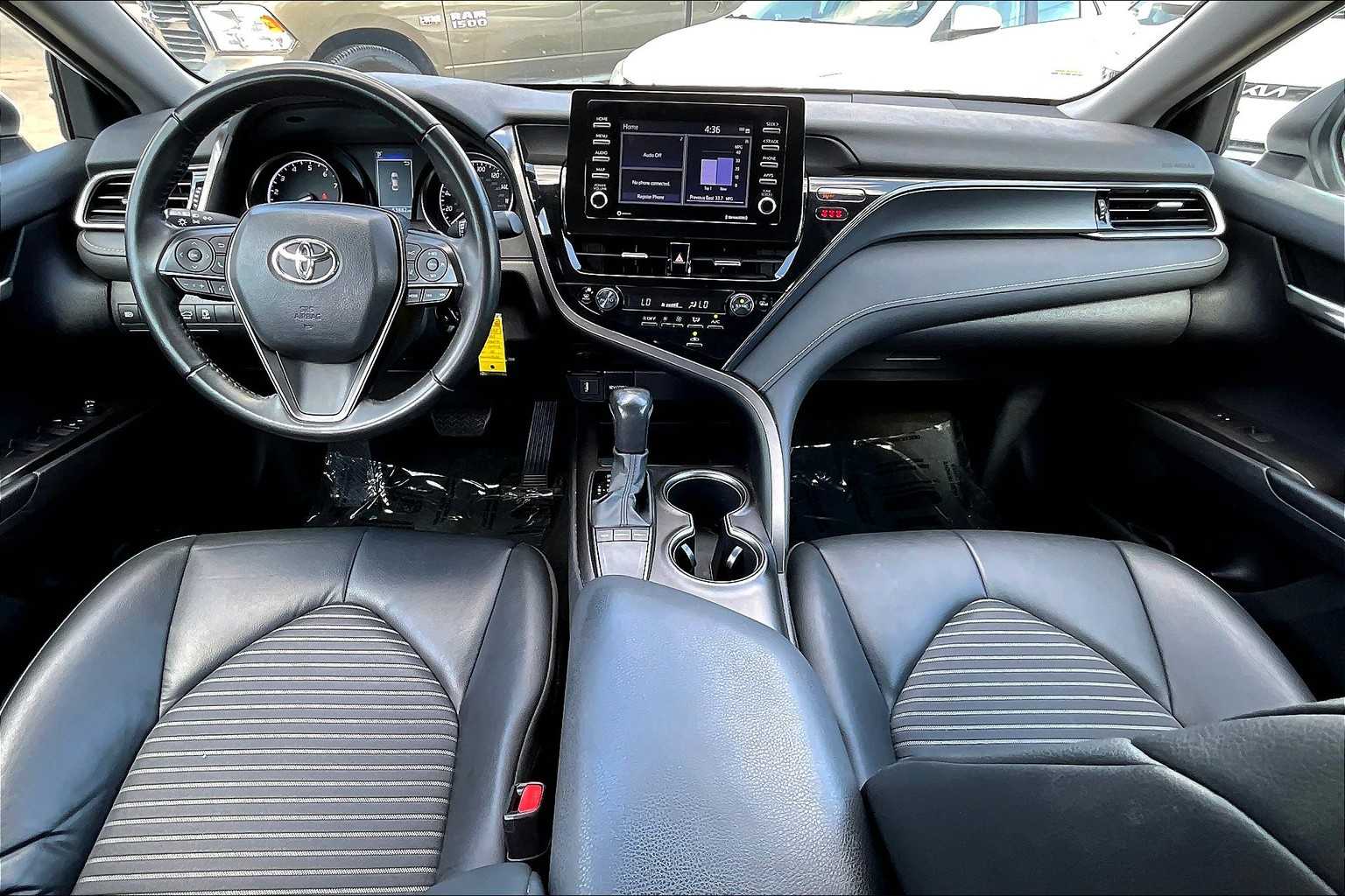 2023 Toyota Camry SE photo 14