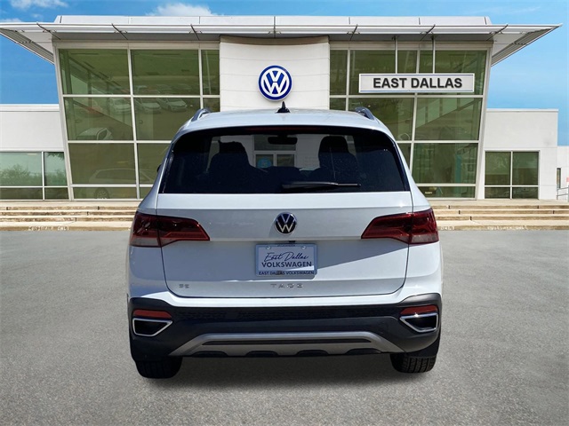 2024 Volkswagen Taos SE photo 4