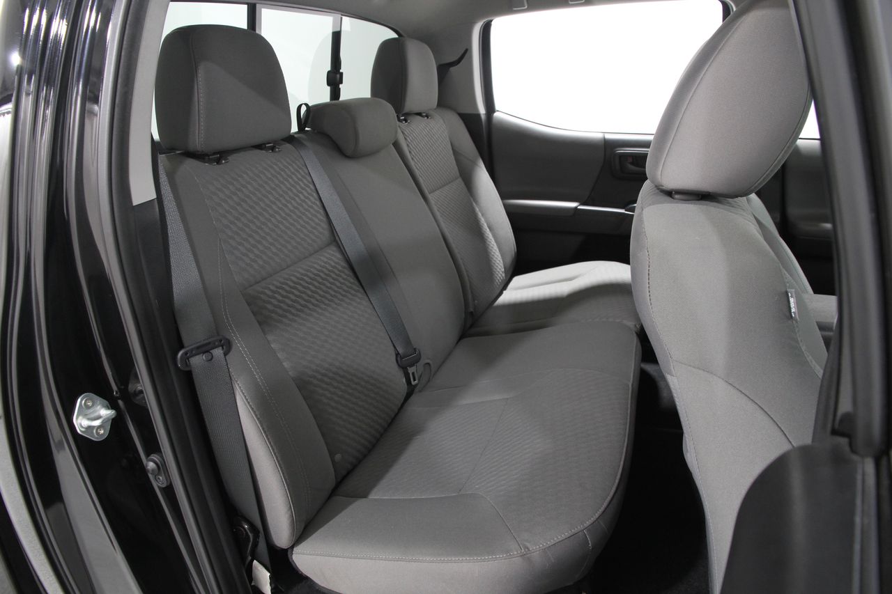 2022 Toyota Tacoma SR V6 photo 18