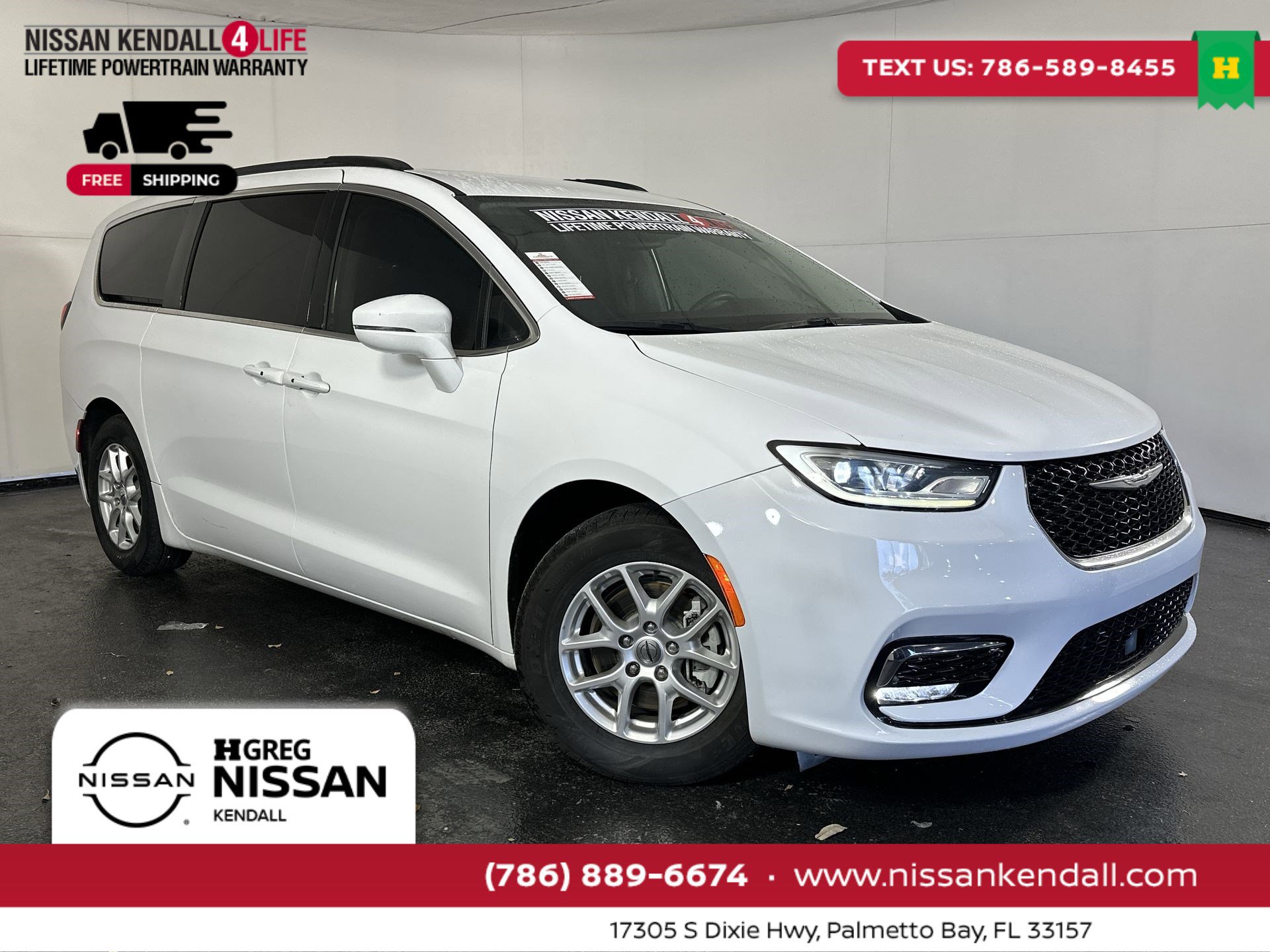 2022 Chrysler Pacifica Touring L's photo