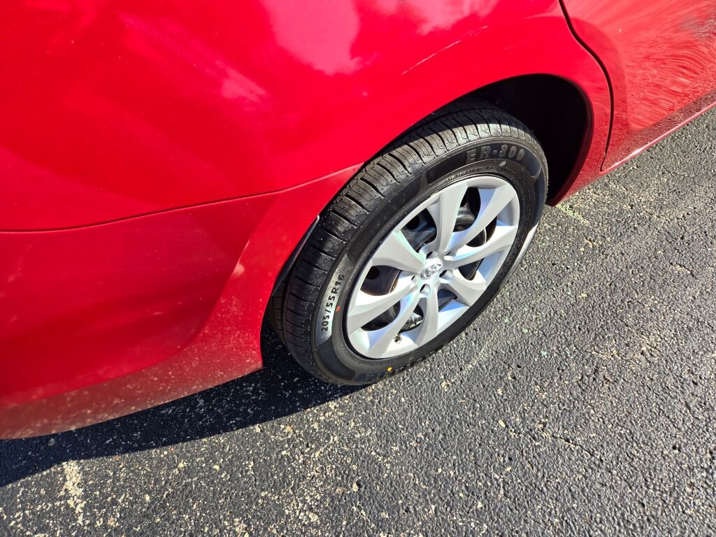 2019 Toyota Corolla LE photo 9