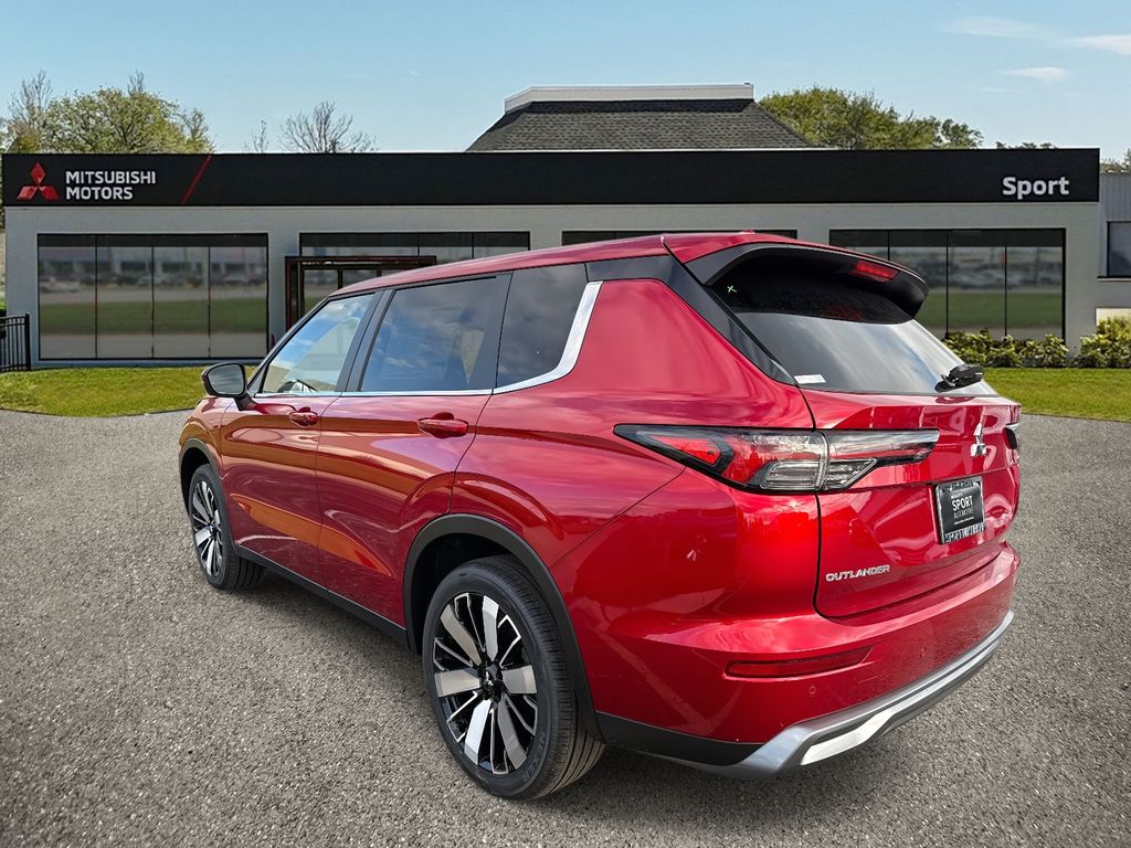2025 Mitsubishi Outlander SE photo 3