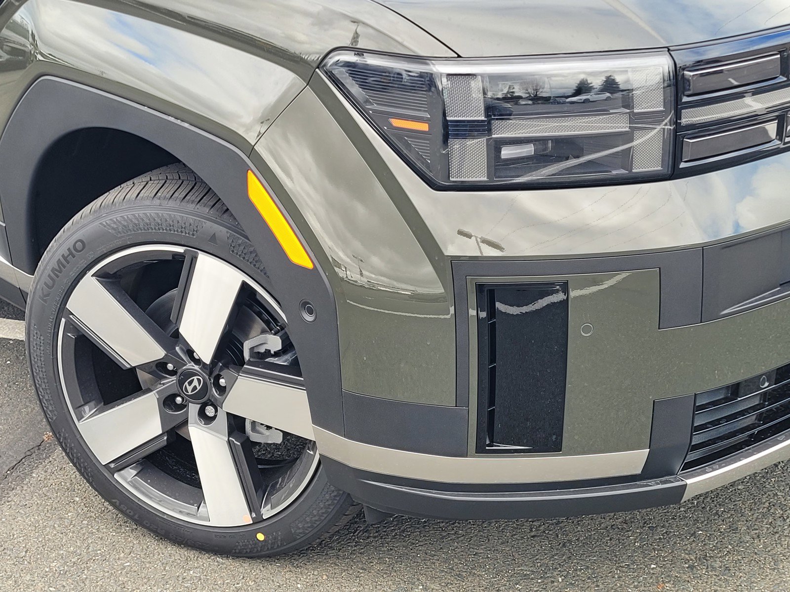 2025 Hyundai Santa Fe Limited photo 4