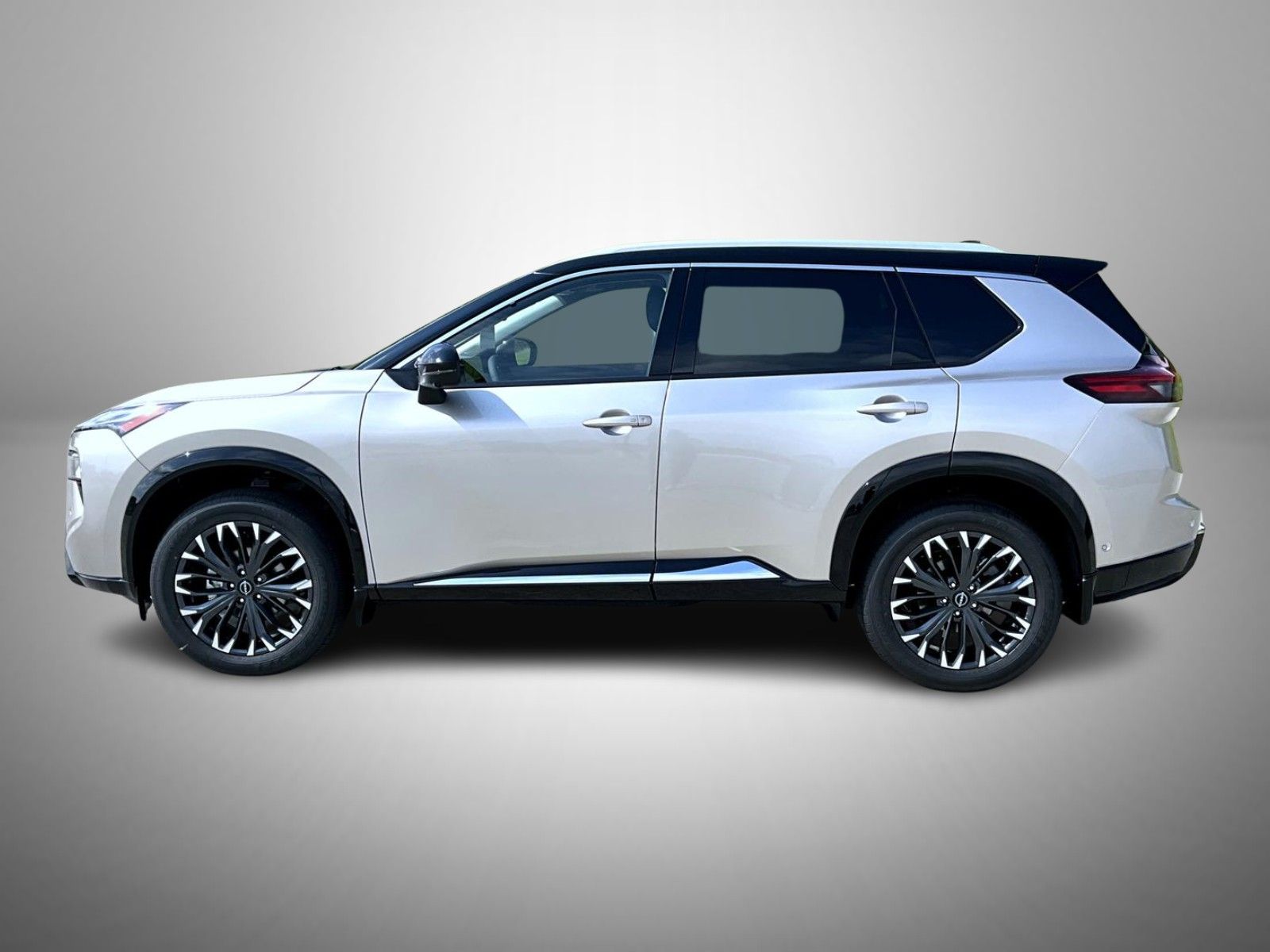 2026 Nissan Rogue Platinum photo 5