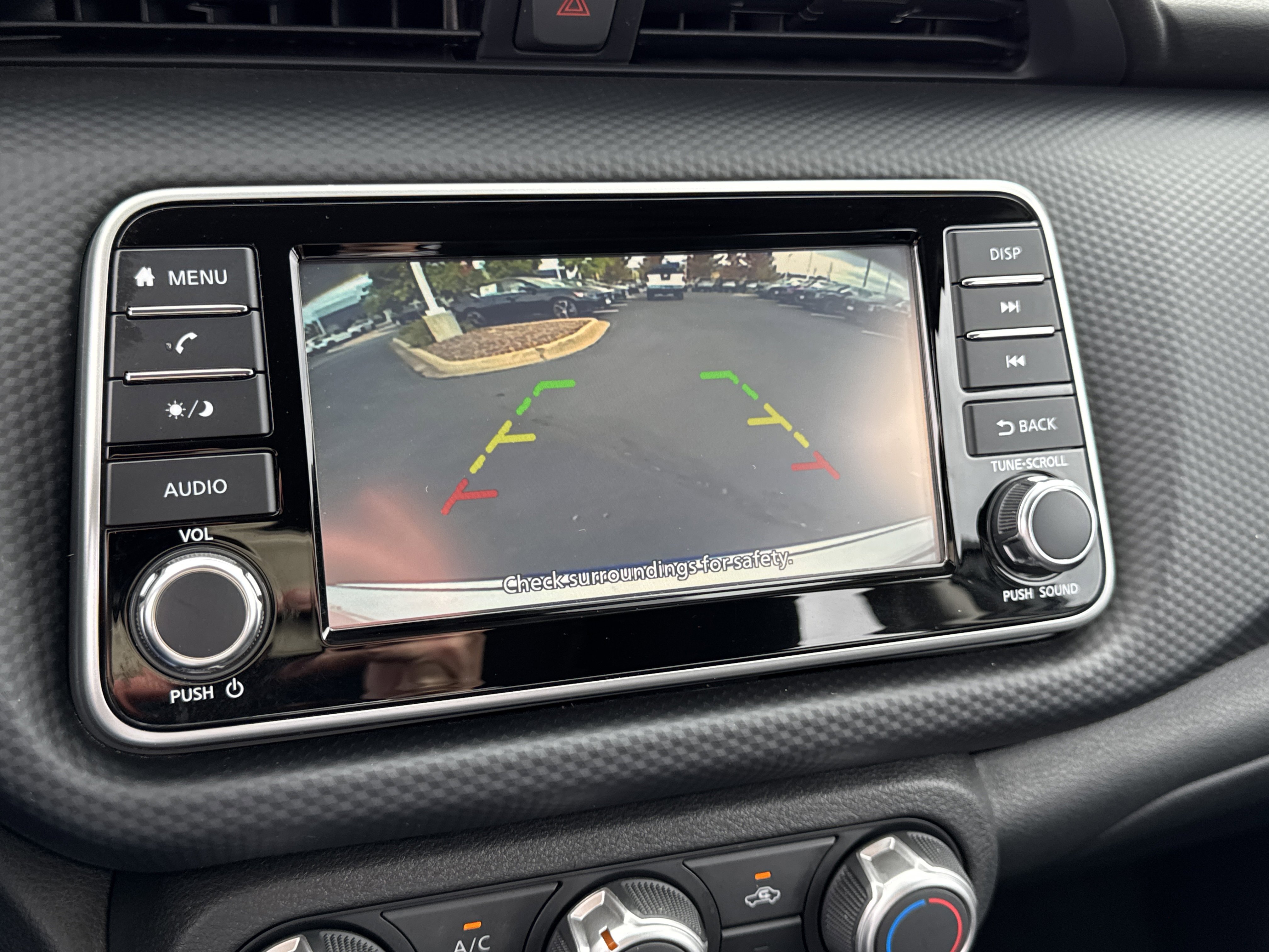 2023 Nissan Kicks S photo 4