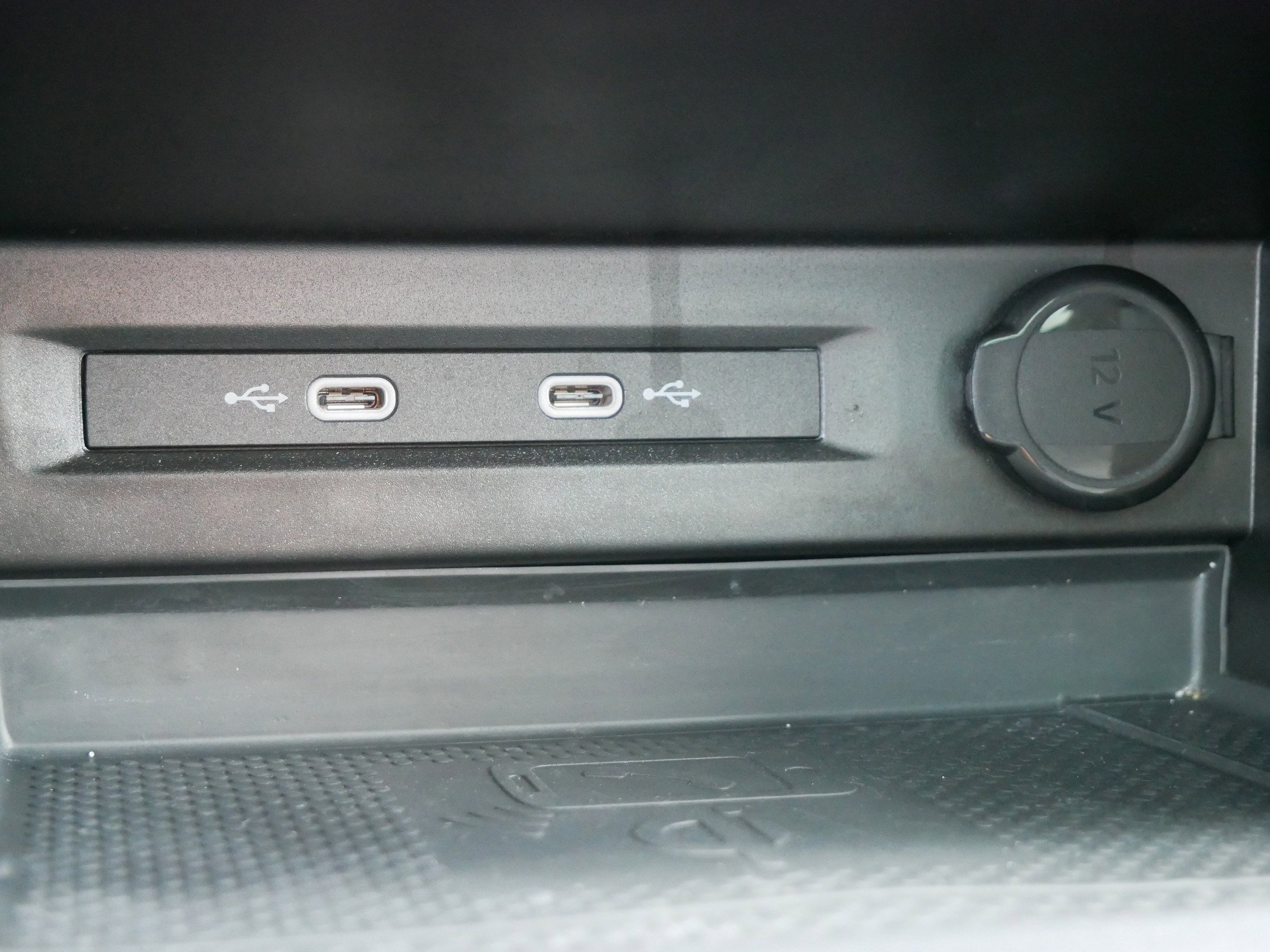 2022 Volkswagen Tiguan SE photo 28