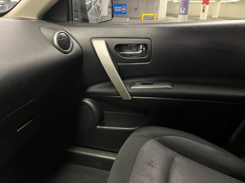 2015 Nissan Rogue Select S photo 23