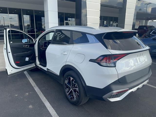 2023 Kia Sportage Hybrid EX photo 2