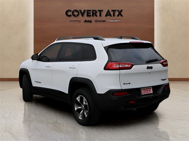 2017 Jeep Cherokee Trailhawk photo 2
