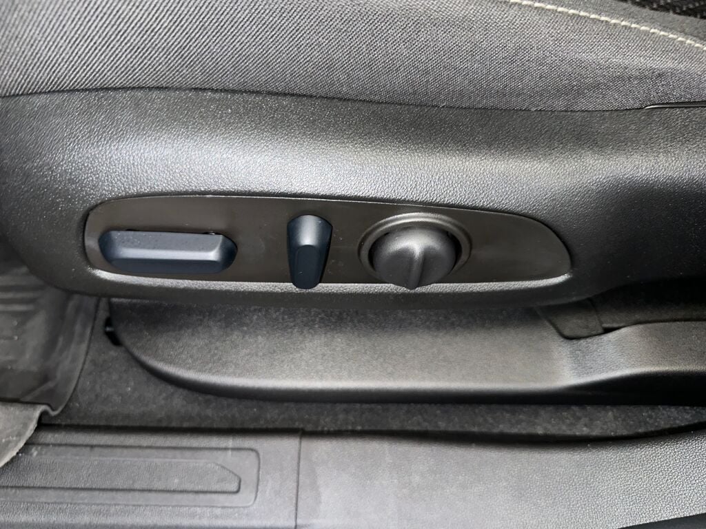 2023 Gmc Acadia SLE photo 2