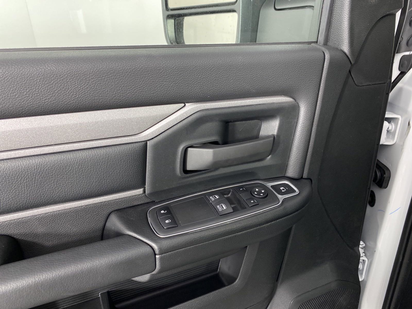 2024 Ram 3500 photo 10