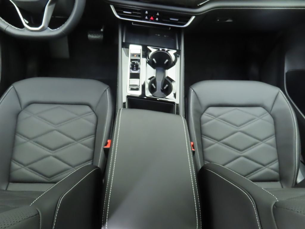 2026 Volkswagen Atlas SE Technology photo 16