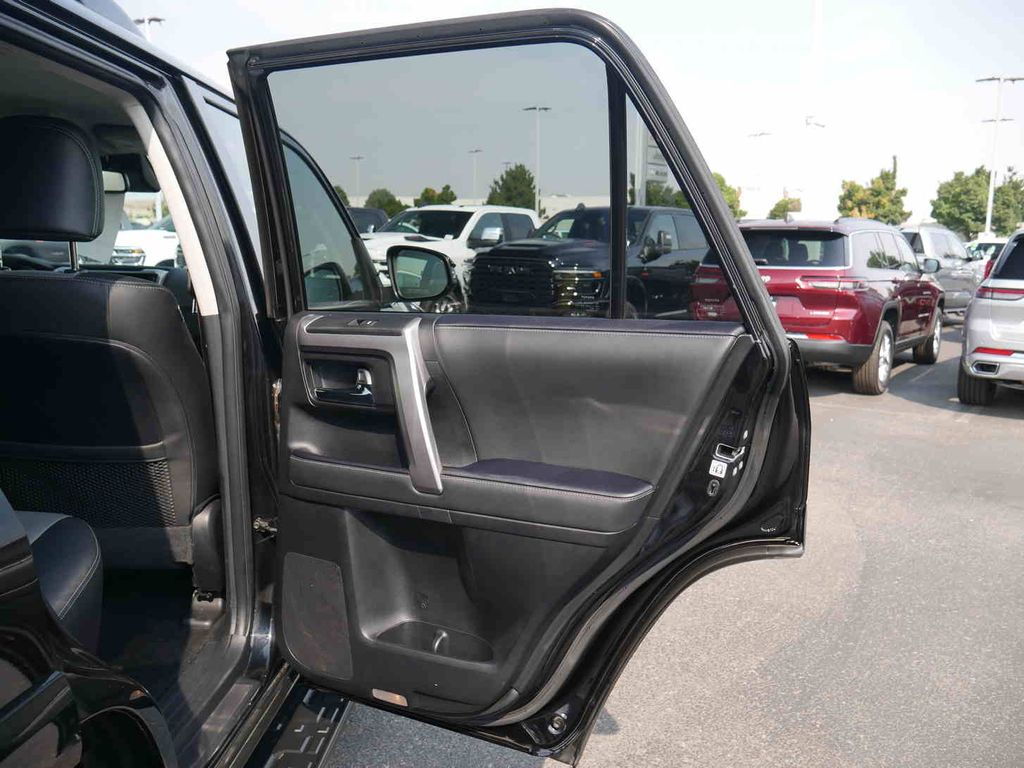 2024 Toyota 4Runner SR5 Premium photo 19