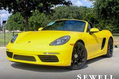 2023 Porsche 718 T's photo