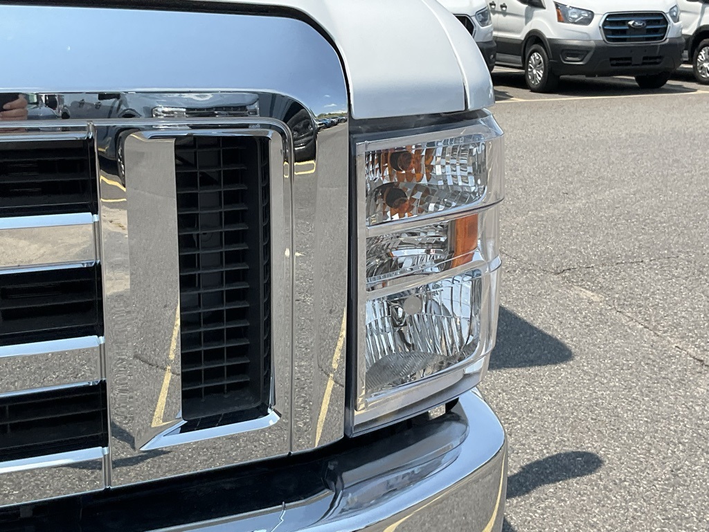 2025 Ford E-350 Base photo 2