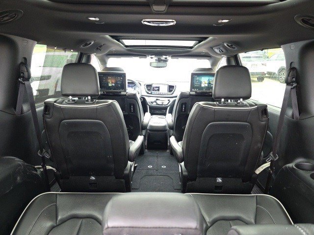 2021 Chrysler Pacifica Limited photo 10