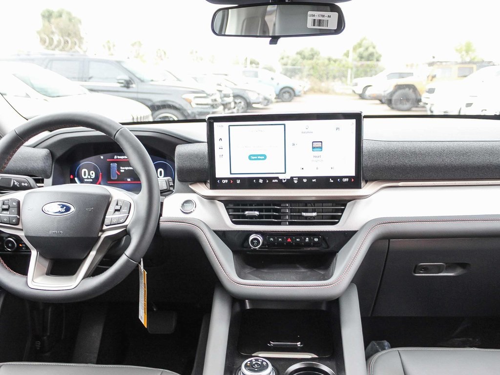 2025 Ford Explorer photo 6