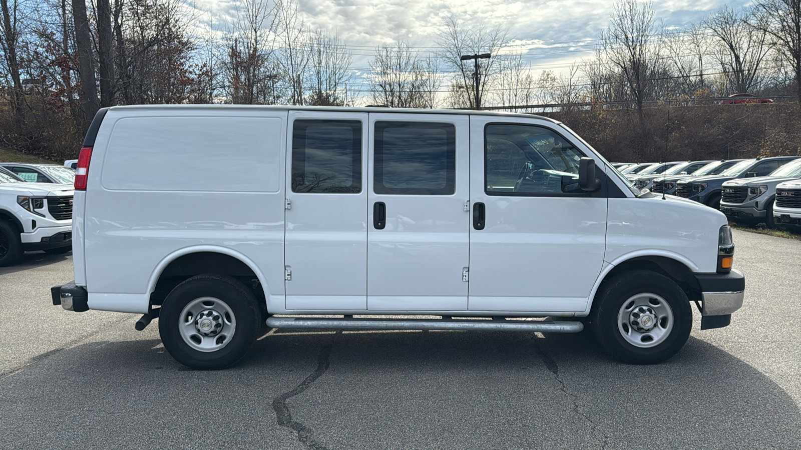 2024 Chevrolet Express Cargo Van Base photo 3