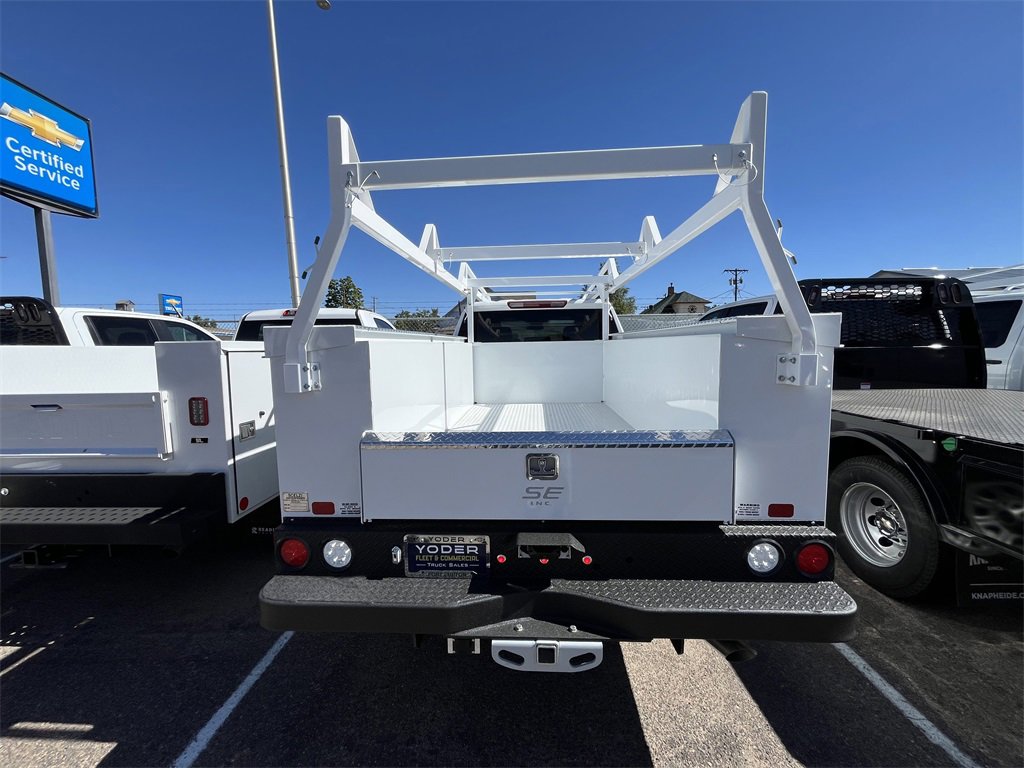 2025 Chevrolet Silverado 2500HD photo 2