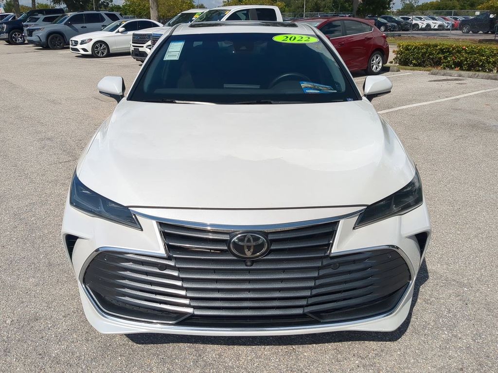 2022 Toyota Avalon Limited photo 9