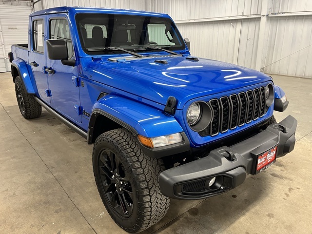 2024 Jeep Gladiator Nighthawk's photo
