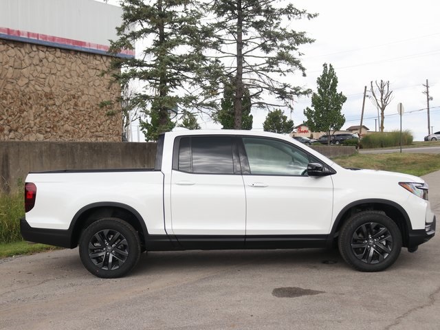 2025 Honda Ridgeline Sport photo 3