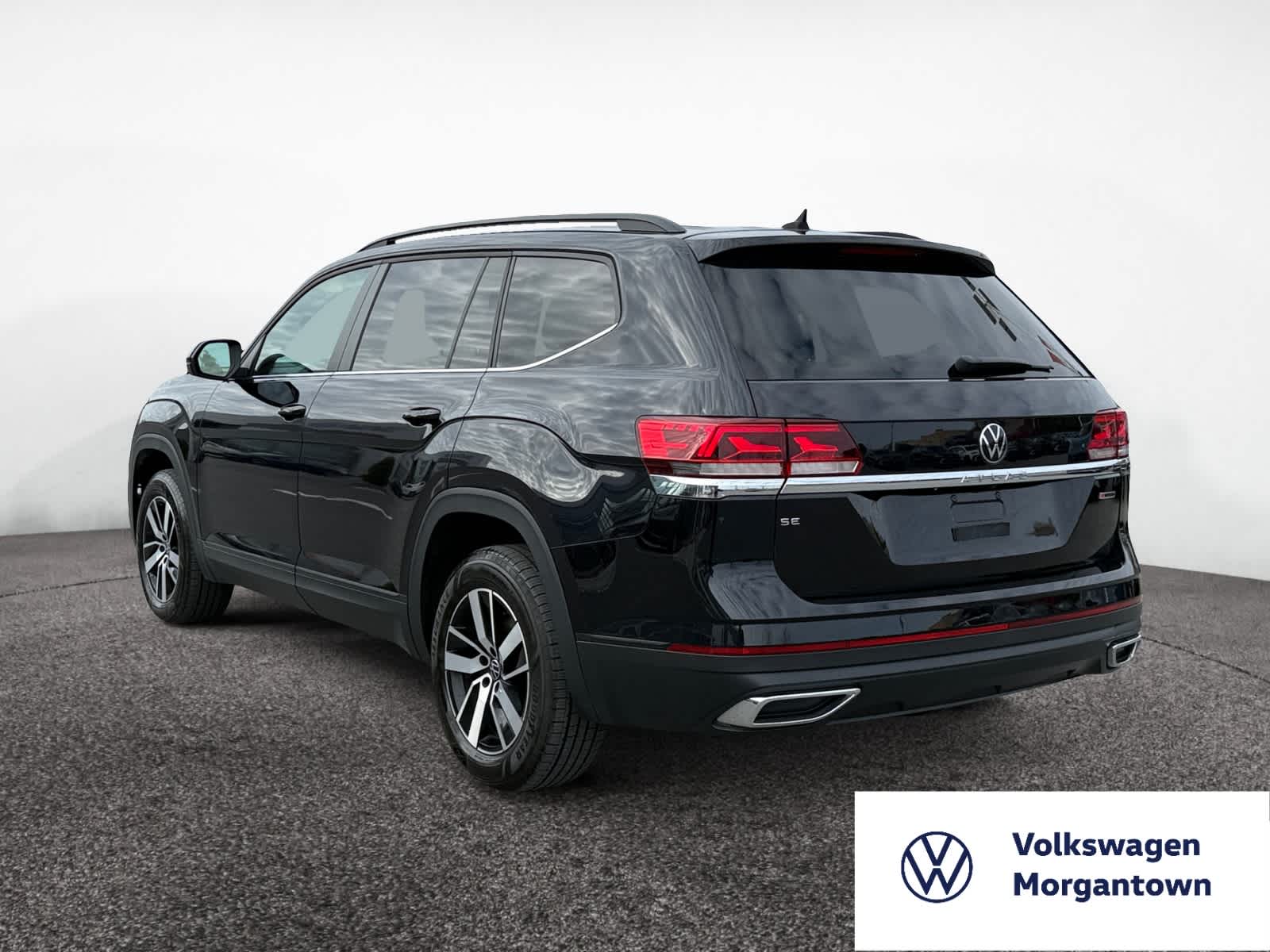 2022 Volkswagen Atlas SE photo 2